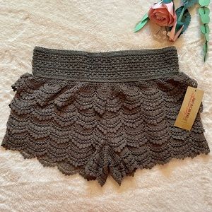 NWT American Rag Lace Cie Boho Short, Dusty Olive, Sz XS.